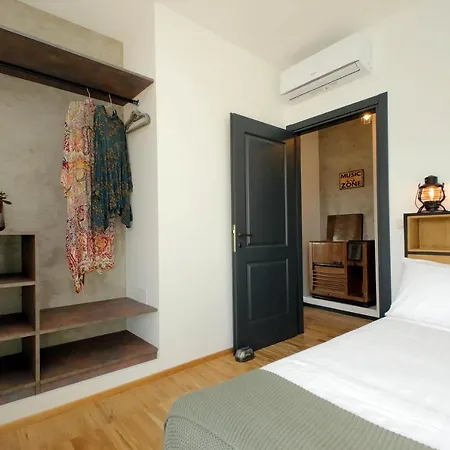 Apartment Ych-trilocale Stile Industriale Rome
