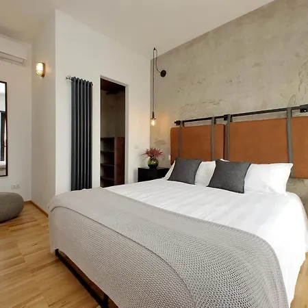 Apartment Ych-trilocale Stile Industriale